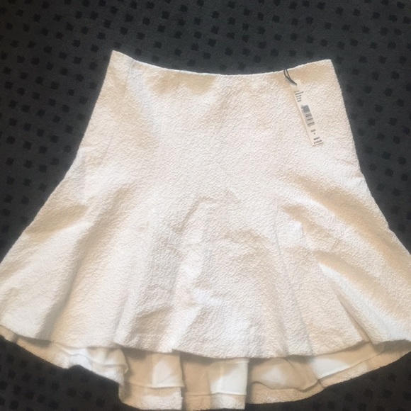 Alice + Olivia Dresses & Skirts - Alice +Olivia Skirt 4 Alice + Olivia Dresses & Skirts - Alice +Olivia Skirt 4